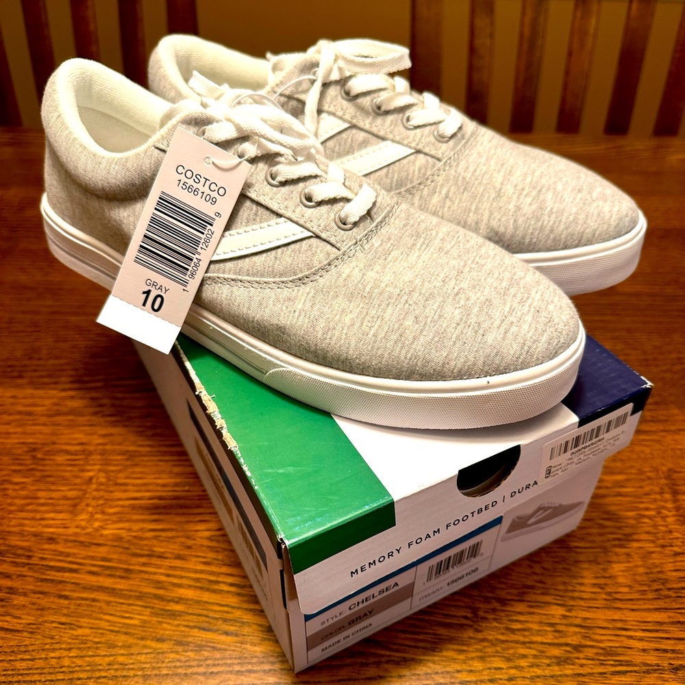 Tretorn Chelsea Sneakers NIB NWT Size 10 Grey